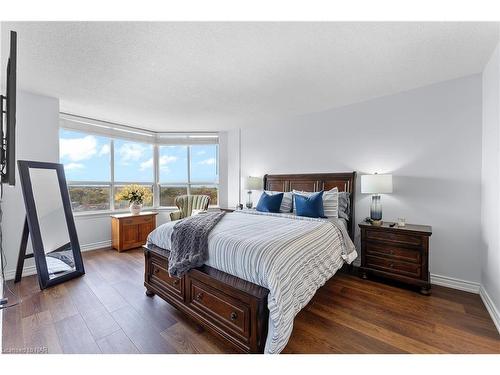 1008-3 Towering Heights Boulevard, St. Catharines, ON - Indoor Photo Showing Bedroom