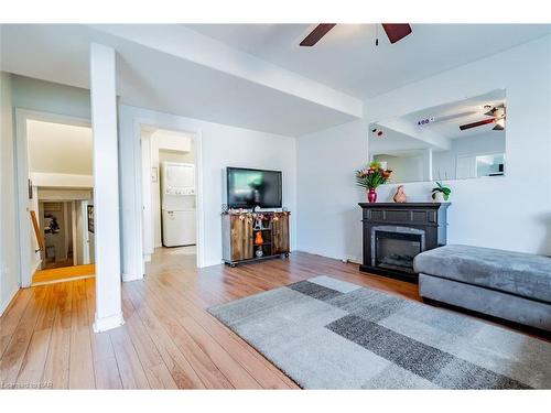 6519 Harper Drive, Niagara Falls, ON - Indoor Photo Showing Living Room With Fireplace