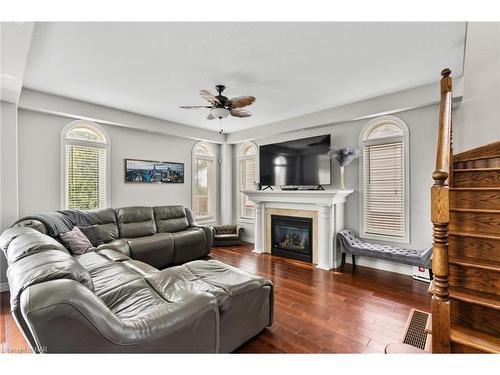 119 Candlewood Drive, Stoney Creek, ON - Indoor Photo Showing Living Room With Fireplace