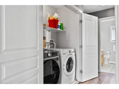 119 Candlewood Drive, Stoney Creek, ON - Indoor Photo Showing Laundry Room