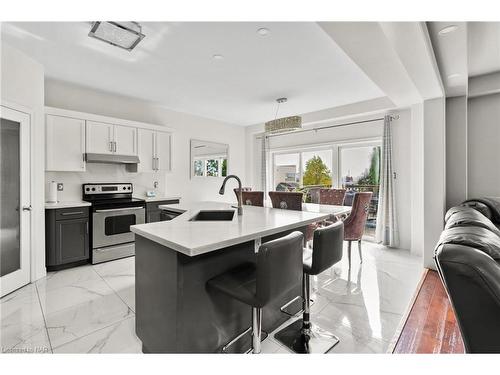 119 Candlewood Drive, Stoney Creek, ON - Indoor Photo Showing Kitchen