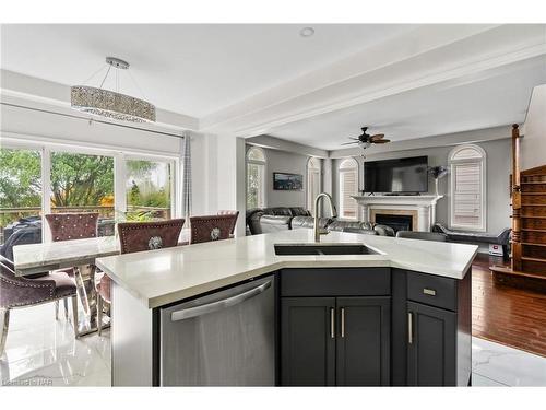 119 Candlewood Drive, Stoney Creek, ON - Indoor Photo Showing Kitchen With Double Sink