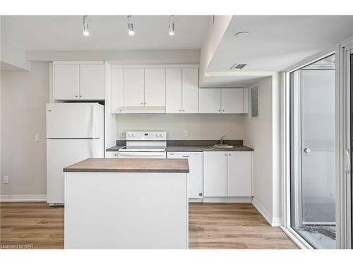 341-50 Herrick Avenue, St. Catharines, ON - Indoor Photo Showing Kitchen