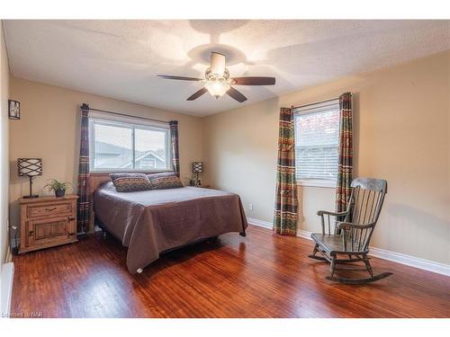 6631 Dawson Street, Niagara Falls, ON - Indoor Photo Showing Bedroom