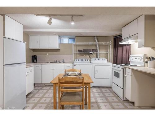 6631 Dawson Street, Niagara Falls, ON - Indoor Photo Showing Laundry Room