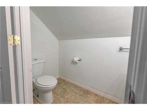 1408 Garrison Road, Fort Erie, ON - Indoor Photo Showing Bathroom