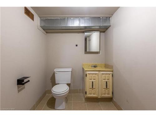 1408 Garrison Road, Fort Erie, ON - Indoor Photo Showing Bathroom