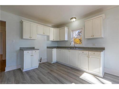 1408 Garrison Road, Fort Erie, ON - Indoor Photo Showing Kitchen