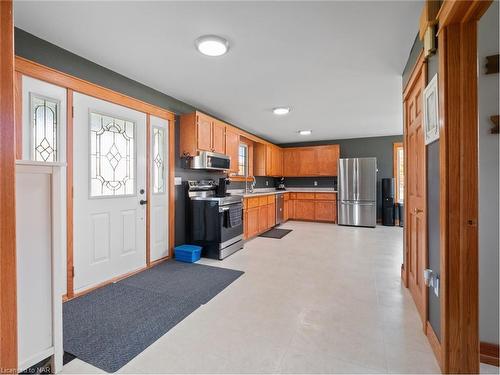 4426 Netherby Road, Welland, ON - Indoor Photo Showing Kitchen