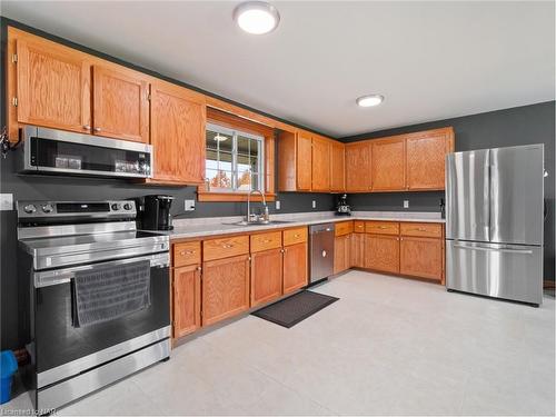 4426 Netherby Road, Welland, ON - Indoor Photo Showing Kitchen