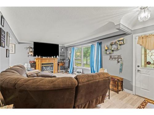 70 Rolling Acres Drive, Welland, ON - Indoor Photo Showing Living Room With Fireplace