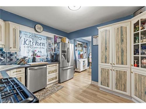 70 Rolling Acres Drive, Welland, ON - Indoor Photo Showing Kitchen