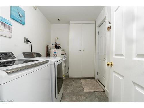 3819 Terrace Lane, Crystal Beach, ON - Indoor Photo Showing Laundry Room