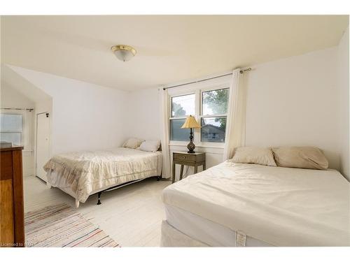 3819 Terrace Lane, Crystal Beach, ON - Indoor Photo Showing Bedroom