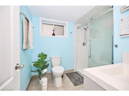 31953 Church Street, Wainfleet, ON - Indoor Photo Showing Bathroom