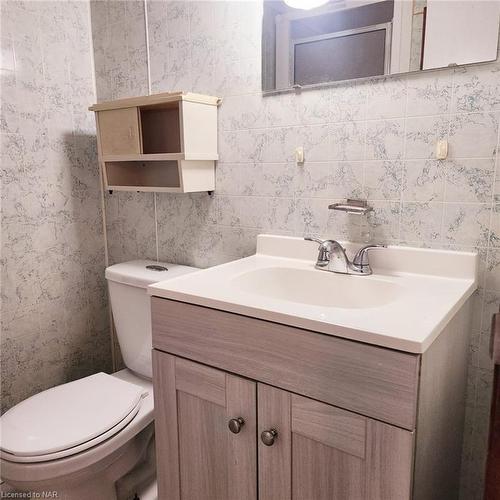 20 Canterbury Drive, St. Catharines, ON - Indoor Photo Showing Bathroom