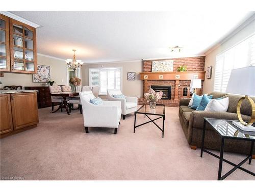 15 Burgess Drive, Grimsby, ON - Indoor Photo Showing Living Room With Fireplace