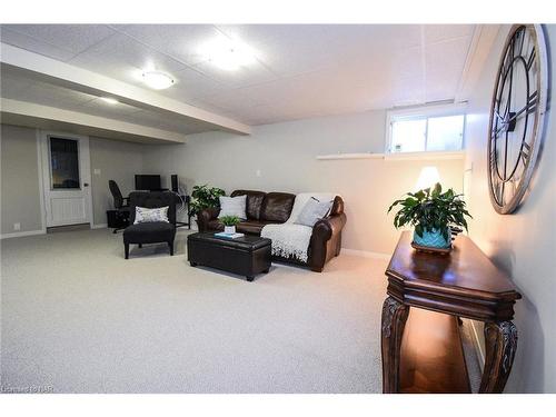 15 Burgess Drive, Grimsby, ON - Indoor