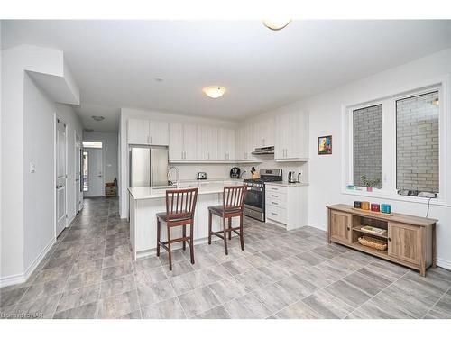 42 Shoreview Drive Drive, Welland, ON - Indoor Photo Showing Kitchen