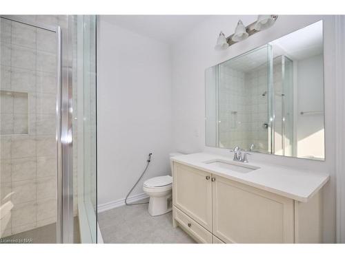 42 Shoreview Drive Drive, Welland, ON - Indoor Photo Showing Bathroom