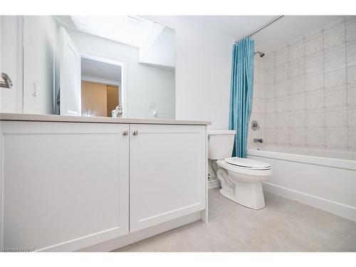 42 Shoreview Drive Drive, Welland, ON - Indoor Photo Showing Bathroom