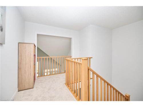 42 Shoreview Drive Drive, Welland, ON - Indoor Photo Showing Other Room