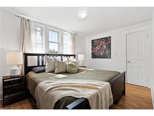 89 Louisa Street, St. Catharines, ON - Indoor Photo Showing Bedroom