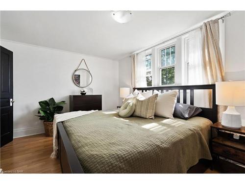 89 Louisa Street, St. Catharines, ON - Indoor Photo Showing Bedroom