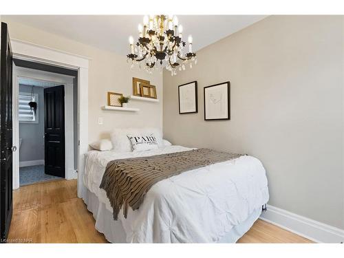 89 Louisa Street, St. Catharines, ON - Indoor Photo Showing Bedroom