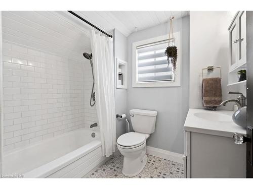 89 Louisa Street, St. Catharines, ON - Indoor Photo Showing Bathroom