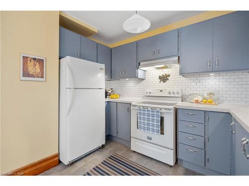 34 Tasker Street, St. Catharines, ON - Indoor Photo Showing Kitchen