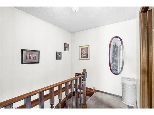 6159 Village Crescent, Niagara Falls, ON - Indoor Photo Showing Other Room