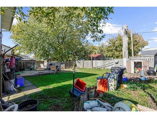 6159 Village Crescent, Niagara Falls, ON - Outdoor With Backyard