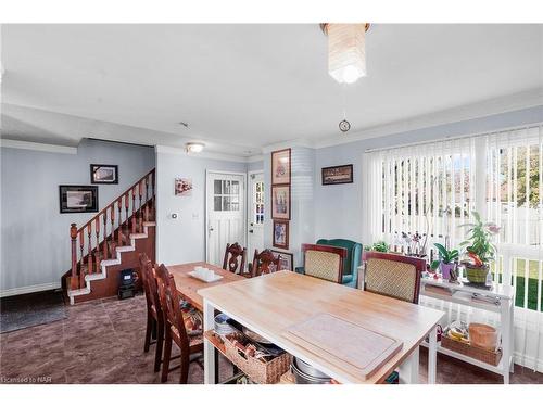 6159 Village Crescent, Niagara Falls, ON - Indoor Photo Showing Dining Room