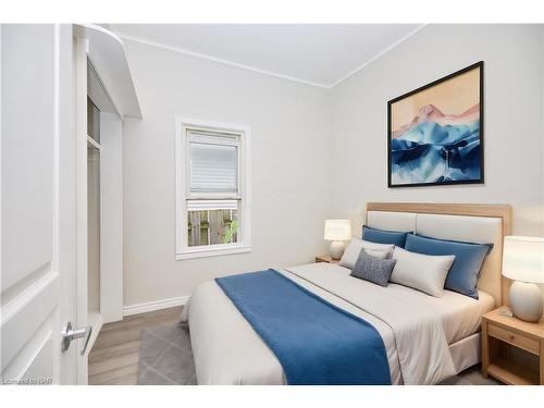 10 Mcghie Street, St. Catharines, ON - Indoor Photo Showing Bedroom