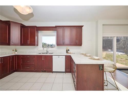 51267 Tunnacliffe Road S, Wainfleet, ON - Indoor Photo Showing Kitchen With Double Sink