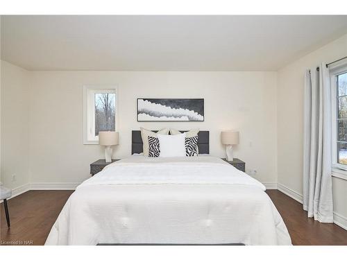 51267 Tunnacliffe Road S, Wainfleet, ON - Indoor Photo Showing Bedroom