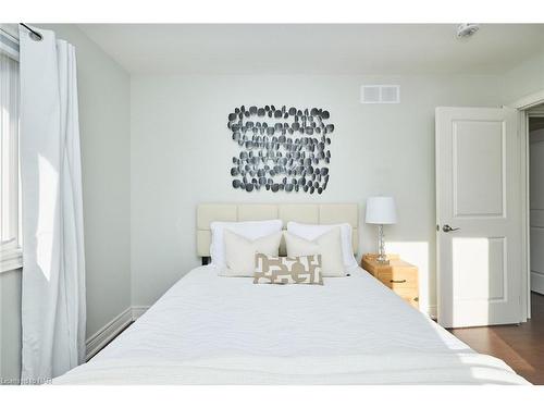 51267 Tunnacliffe Road S, Wainfleet, ON - Indoor Photo Showing Bedroom