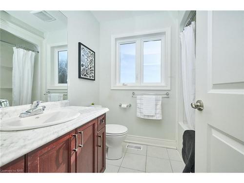 51267 Tunnacliffe Road S, Wainfleet, ON - Indoor Photo Showing Bathroom