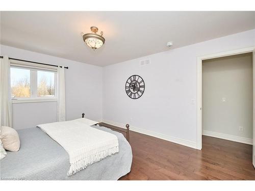 51267 Tunnacliffe Road S, Wainfleet, ON - Indoor Photo Showing Bedroom