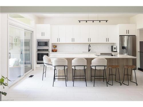 1647 Gregory Road, St. Catharines, ON - Indoor Photo Showing Kitchen With Stainless Steel Kitchen