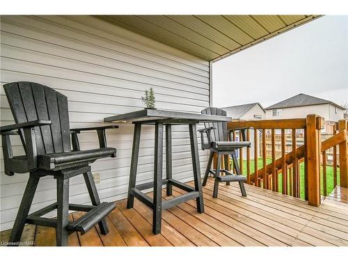 7023 Kalar Road, Niagara Falls, ON - Outdoor With Deck Patio Veranda With Exterior