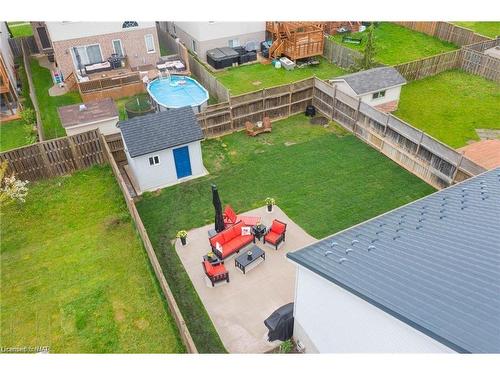 7023 Kalar Road, Niagara Falls, ON - Outdoor With Backyard