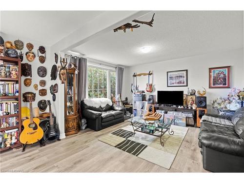 1213 Queenston Road, Niagara-On-The-Lake, ON - Indoor Photo Showing Living Room