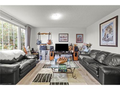 1213 Queenston Road, Niagara-On-The-Lake, ON - Indoor Photo Showing Living Room