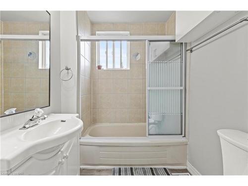 1213 Queenston Road, Niagara-On-The-Lake, ON - Indoor Photo Showing Bathroom