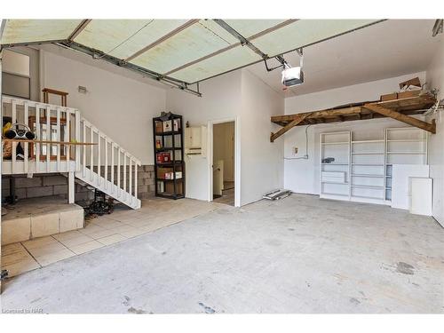 1213 Queenston Road, Niagara-On-The-Lake, ON - Indoor Photo Showing Garage