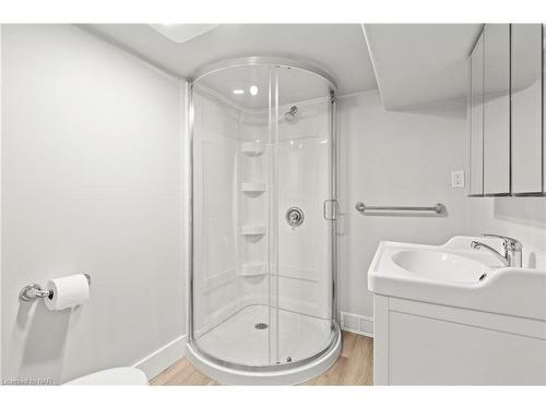 1213 Queenston Road, Niagara-On-The-Lake, ON - Indoor Photo Showing Bathroom