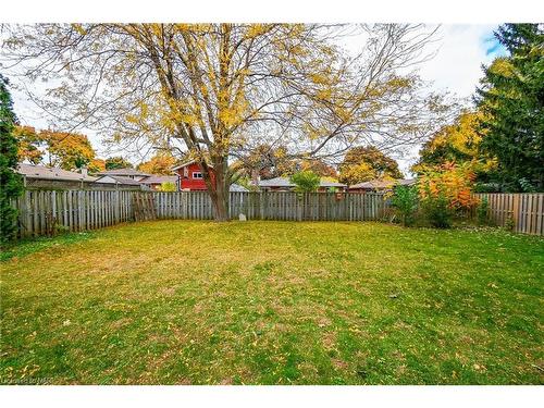 16 Royal Manor Drive, St. Catharines, ON - Outdoor With Backyard