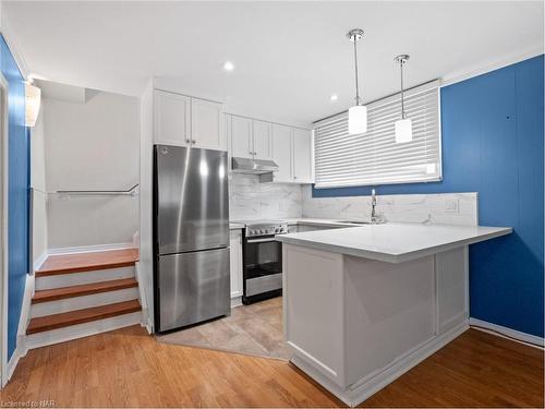 28 Cypress Street, St. Catharines, ON - Indoor Photo Showing Kitchen With Upgraded Kitchen